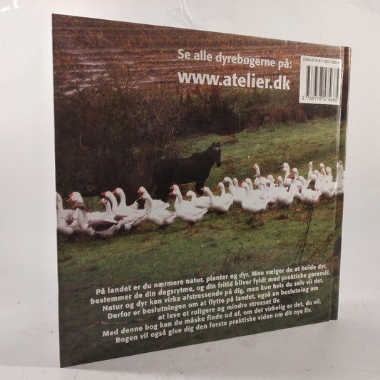 Flyt på landet - og hold dyr af Jens Otto Hansen