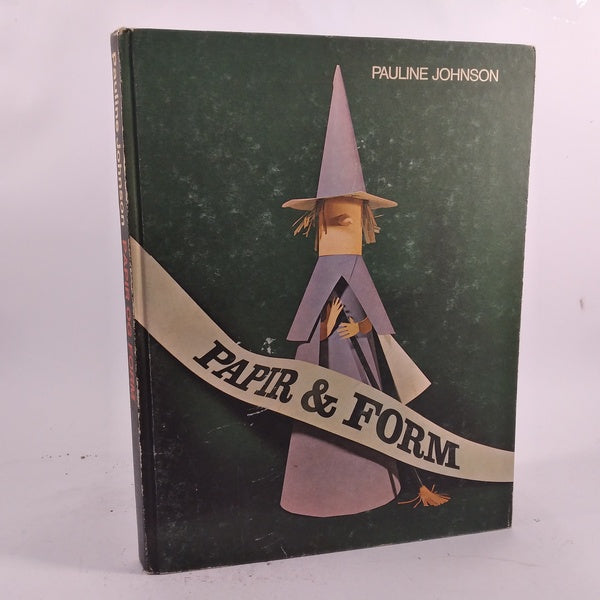Papir og form. Grundformer og variationer af Pauline Johnson