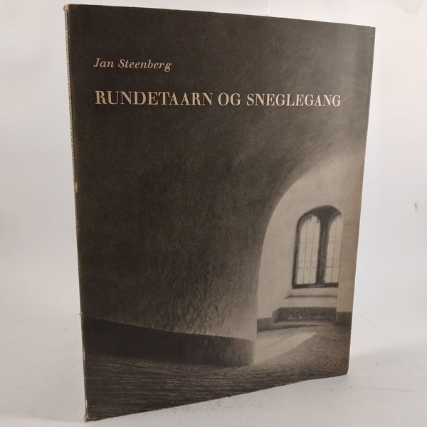 Rundetaarn og sneglegang af Jan Steenberg