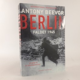 Berlinfaldet1945afAntonyBeever-20